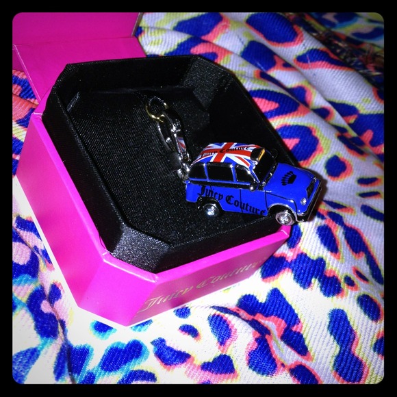 Juicy Couture English Taxi Charm