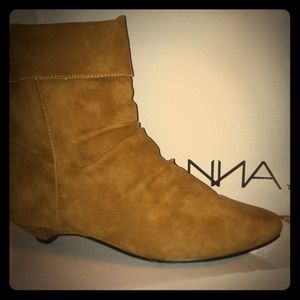 Tan Ankle sued boots