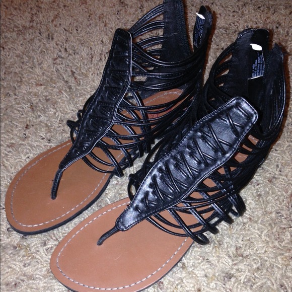 SOLD Candies size kids 5 fits women's 7/7.5