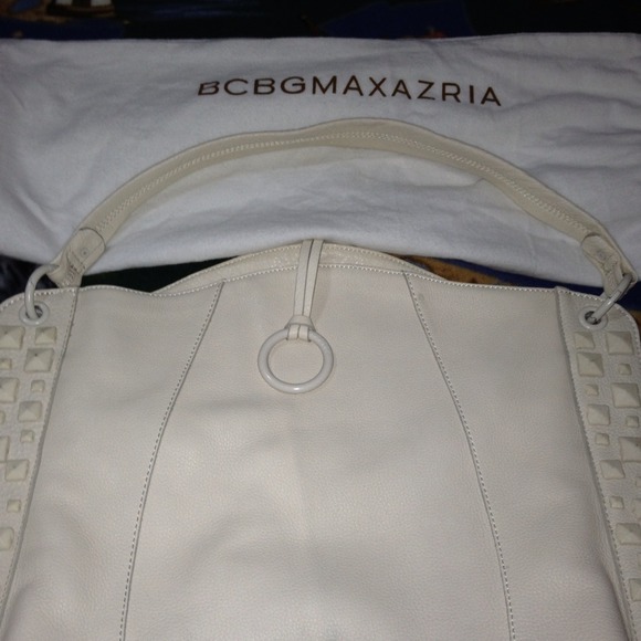 Cream BCBG bag.reduce price to 150.00 - Picture 1 of 1