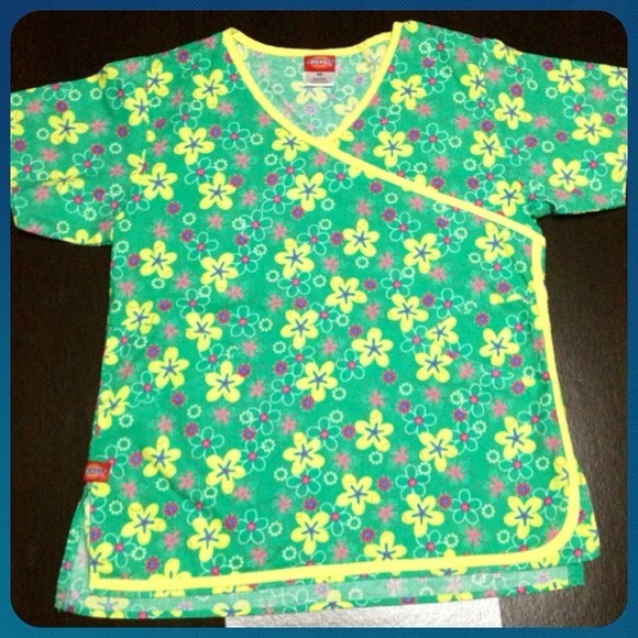 Dickies Floral Scrub Top, Size XS