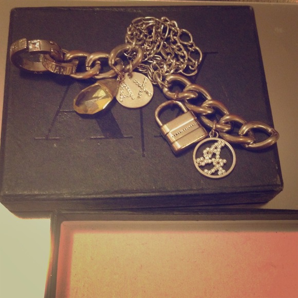 SOLD 🚫Charm Bracelet 2⃣0⃣%