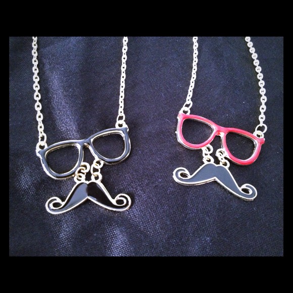 🚫SOLD🚫shades and mustache necklace! NWOT