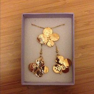 14K Gold Four Leaf Clover Necklace Earring Set