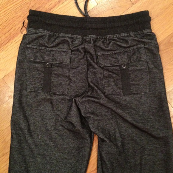 Workout capris - Picture 2 of 2