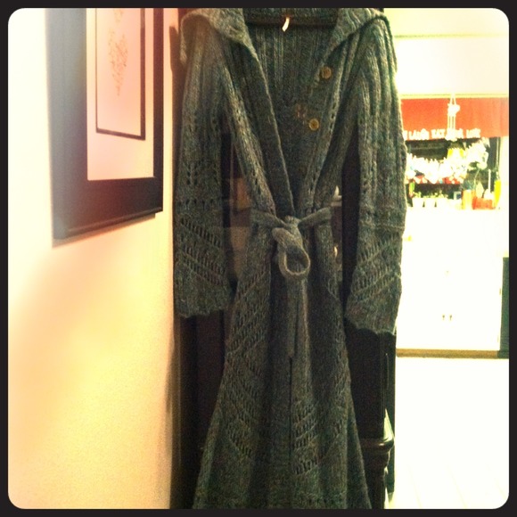 ⛔Reduced⛔Free People long sweater