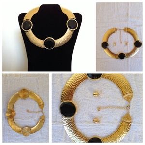 Gold Tone Textured Necklace with Black Gem Stones