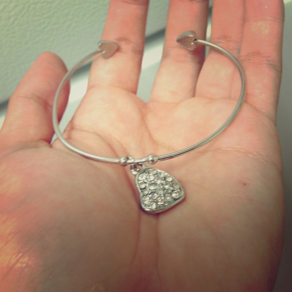 ❌SOLD❌Heart rhinestone bracelet