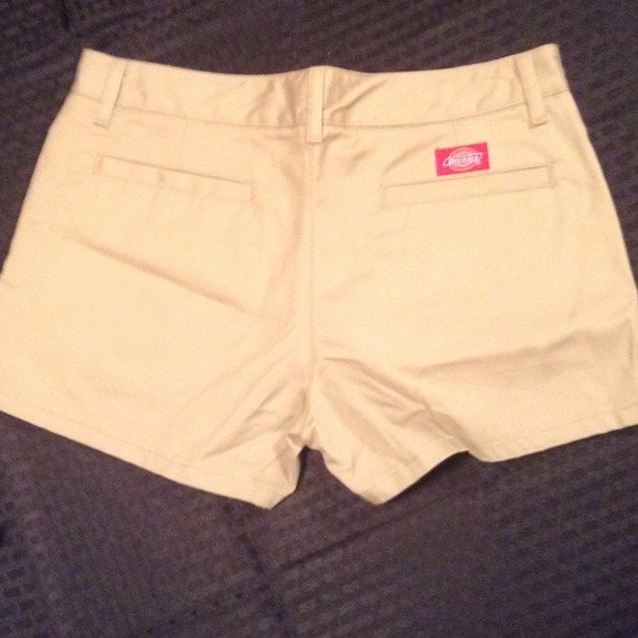 Original Dickies kaki shorts size 7
