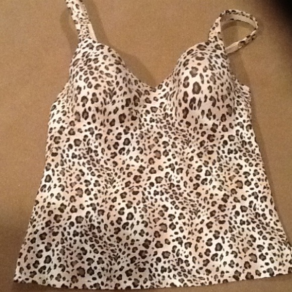 🔴Sold/bundle🔴Modern Movement Cami 🔴REDUCED$6🔴