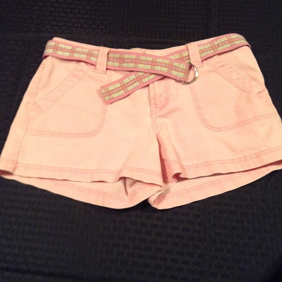 Light pink shorts w/ matching belt, size 7, new