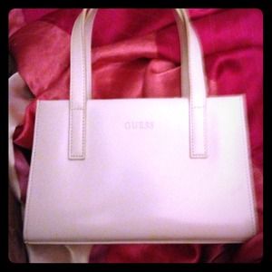 "Traded"White Guess  Purse 8"x5 1/2"x2"