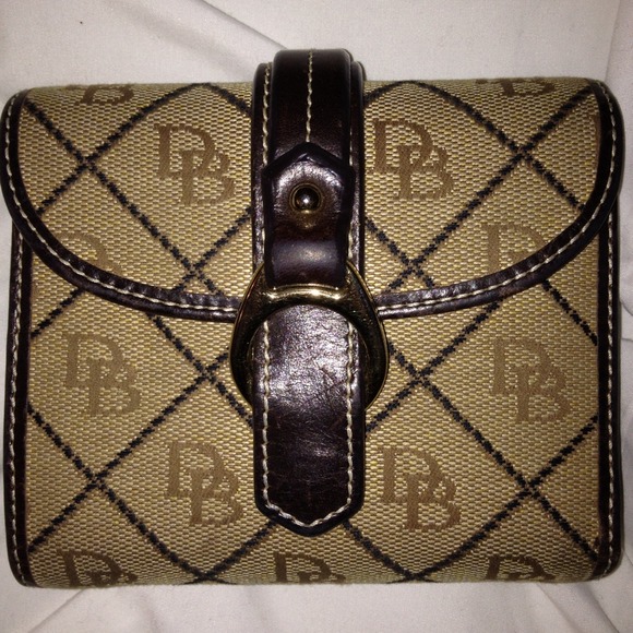 Dooney & Bourke wallet