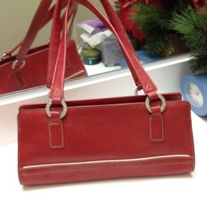 Red Tommy bag & black nine west bag bundle