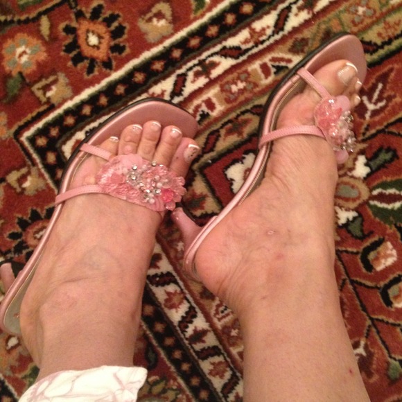 Pink Sandals. 2" Heels.  jewlerylike decorations - Picture 2 of 4