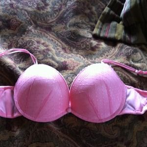 Pink Bra 32dd. Great condition.