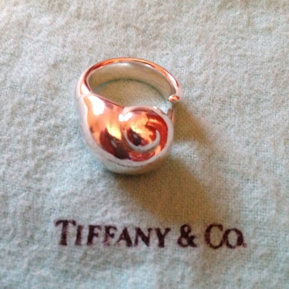 RESERVED!!💎Authentic Tiffany & Co. 'Snail Ring'