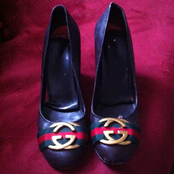 Woman's Gucci Shoes