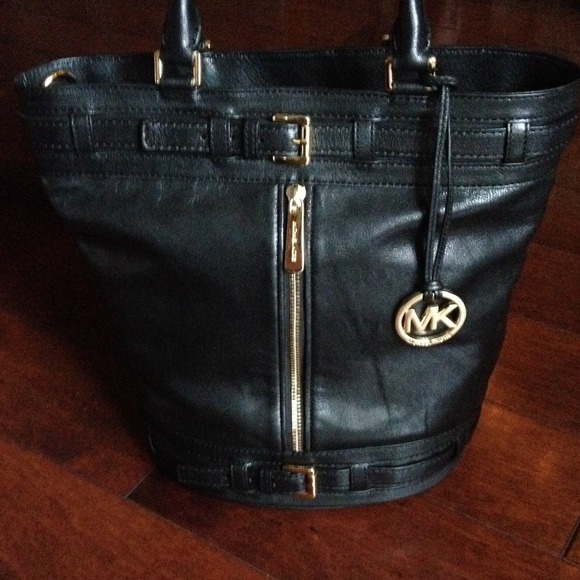 *SOLD* Michael kors "kingsbury" tote - Picture 2 of 4