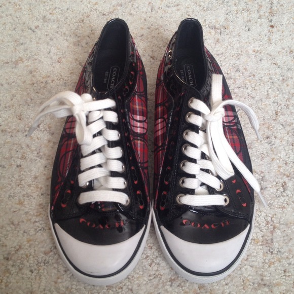 😘Authentic NWOB Coach sneakers😍