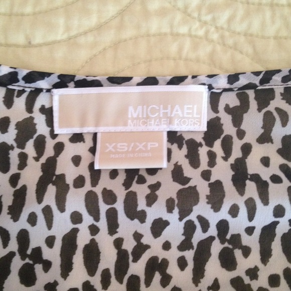 XS Michael Kors Leopard Shirt - Picture 2 of 3