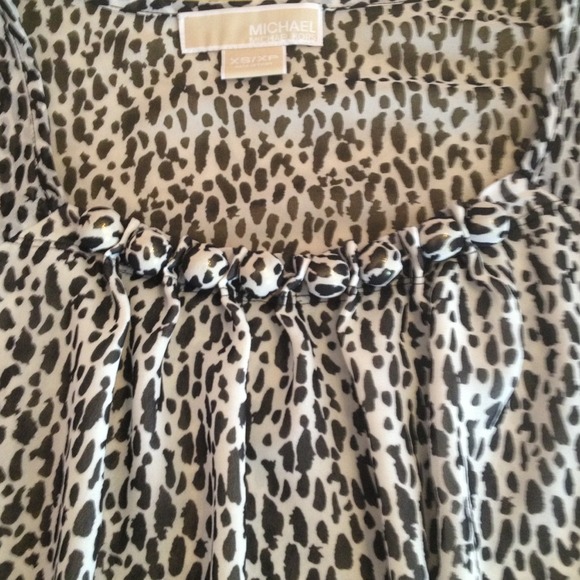 XS Michael Kors Leopard Shirt - Picture 3 of 3