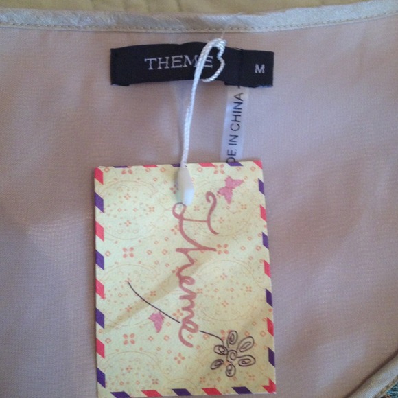 Size Medium Theme Dress - Picture 2 of 3