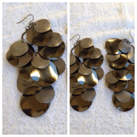 Black Sand finish Circle Stamping Earrings