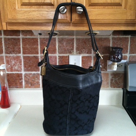 👜Bucket style👜make an offer!!!