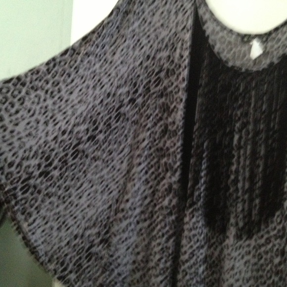Sold Fringed Black Cheetah print - Picture 2 of 3