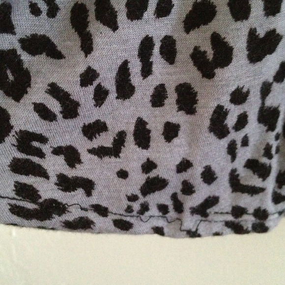 Sold Fringed Black Cheetah print - Picture 3 of 3