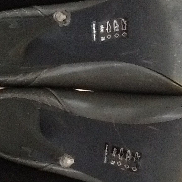 $$Sold$$ Michael Antonio pewter grey heels - Picture 3 of 4