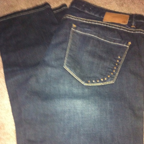 Ann Taylor - Picture 2 of 3