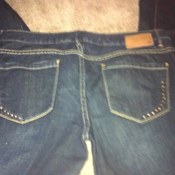 Ann Taylor - Picture 3 of 3