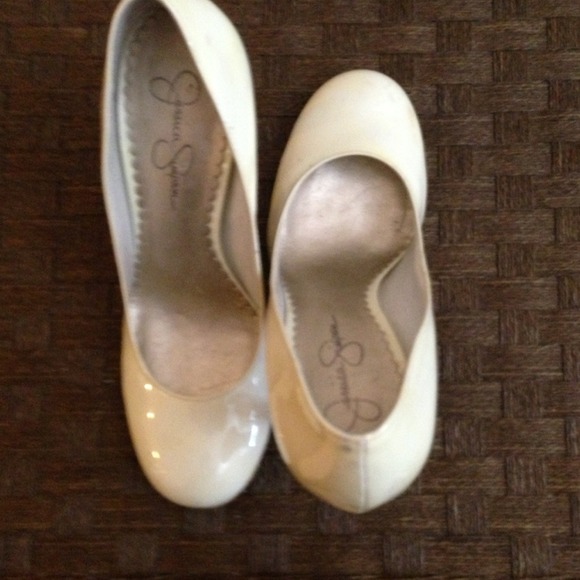 Jessica Simpson heel