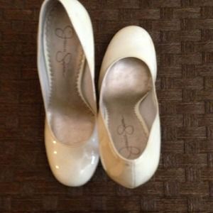 Jessica Simpson heel