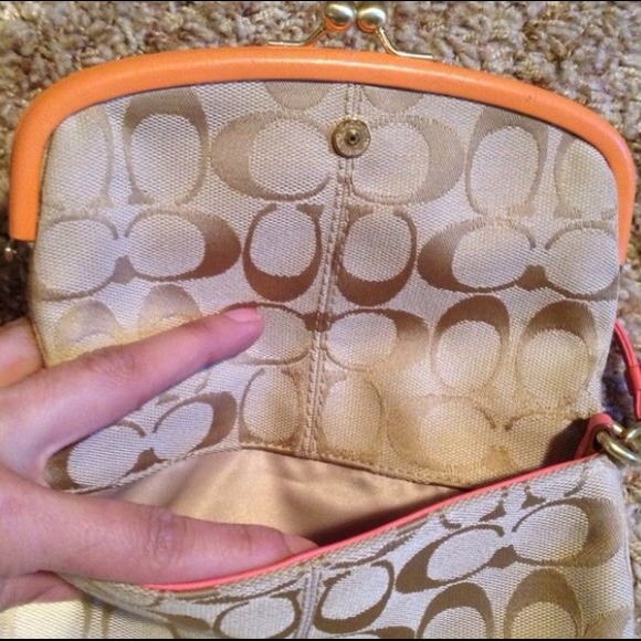 Authentic Coach handbag - Picture 2 of 4