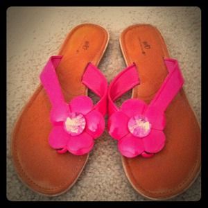 ***SOLD***Pink flower flip flops