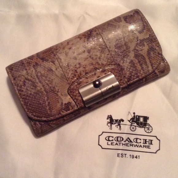 Coach Clutches & Wallets - 👜Reduced👜Very sexy Coach Wallet in a python