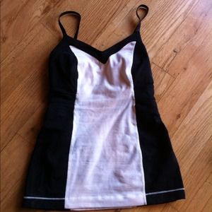 *reduced* Lulu lemon black and white tank