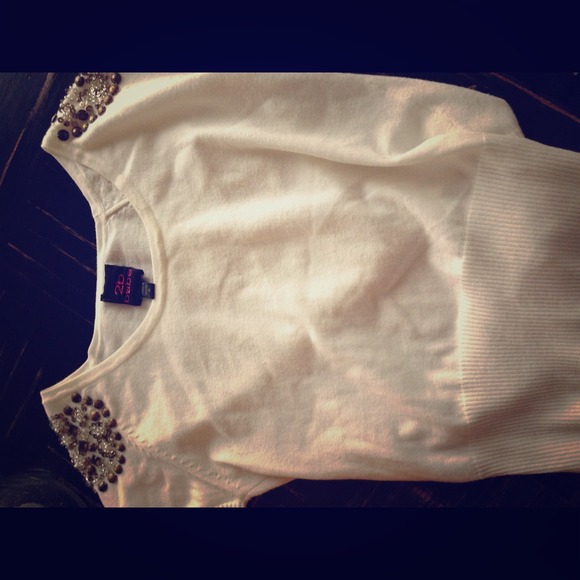 2BEBE light sweater top