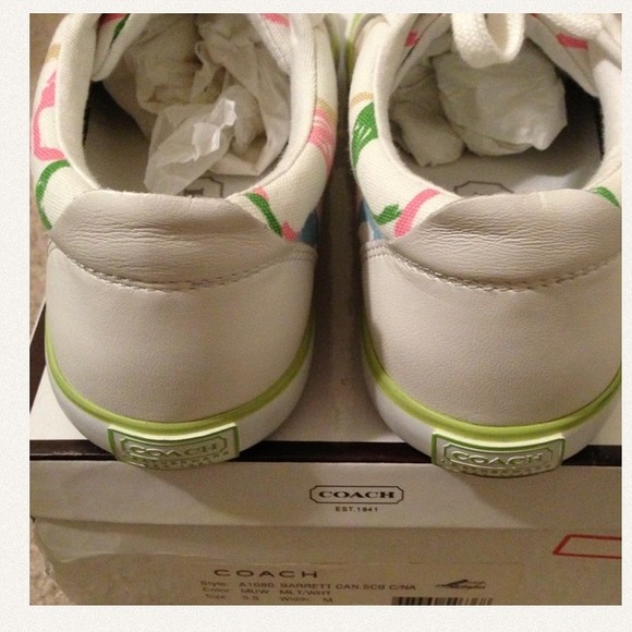 ❌❌SOLD❌❌Authentic COACH Barrett shoes - Picture 3 of 4