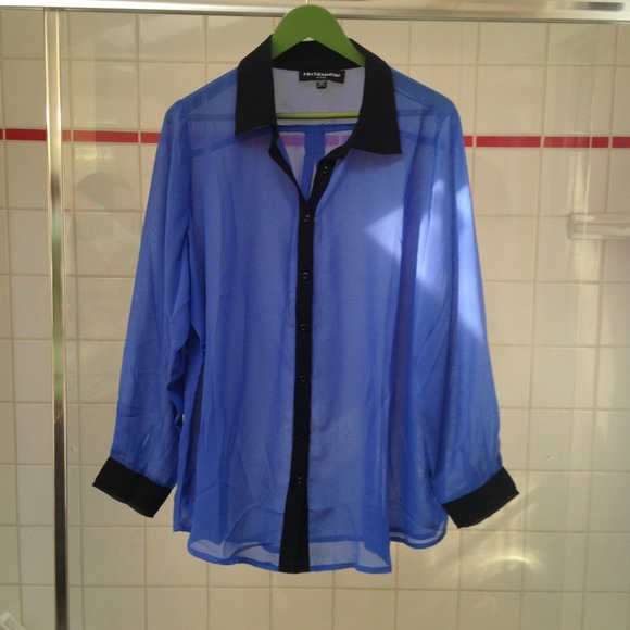 ❌SOLD❌traded📬📦Blue Sheer Button Up