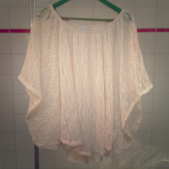 ❌SOLD❌bundle📦Cream Lace Blouse