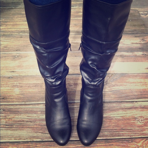 Black short heeled boots.