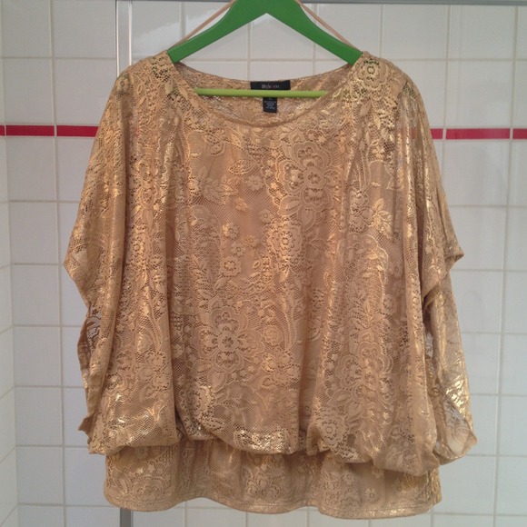 🚫🚫BUNDLED🚫🚫Gold Metallic Lace Top