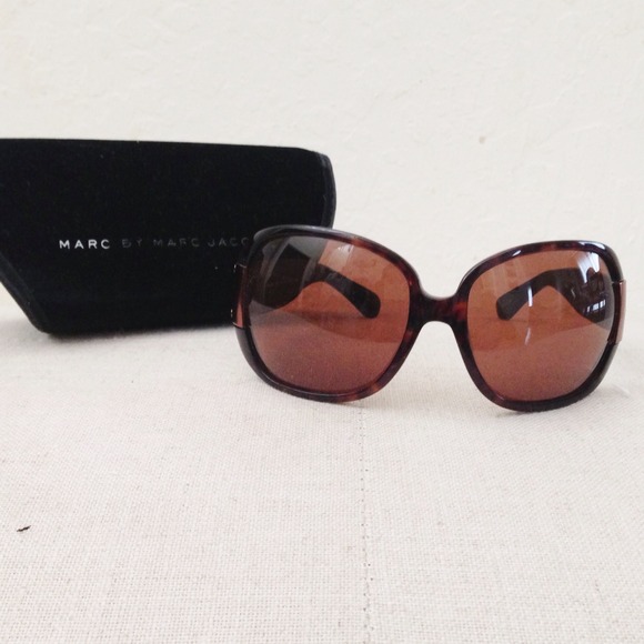 Marc Jacobs sunnies -reserved for @tikitainlove