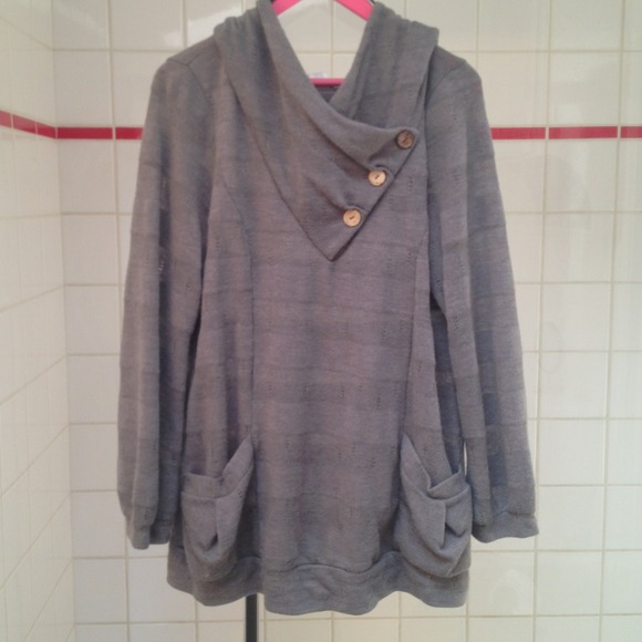 Gray Knit Sweater!!