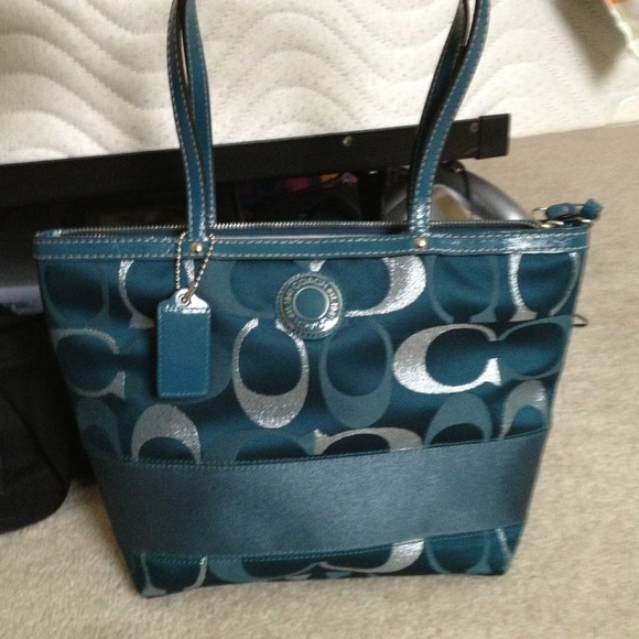 Like New Authentic Coach Tote!