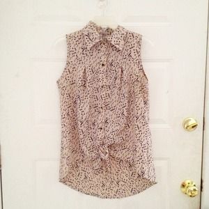 Hi-Low Music Note Collared Top